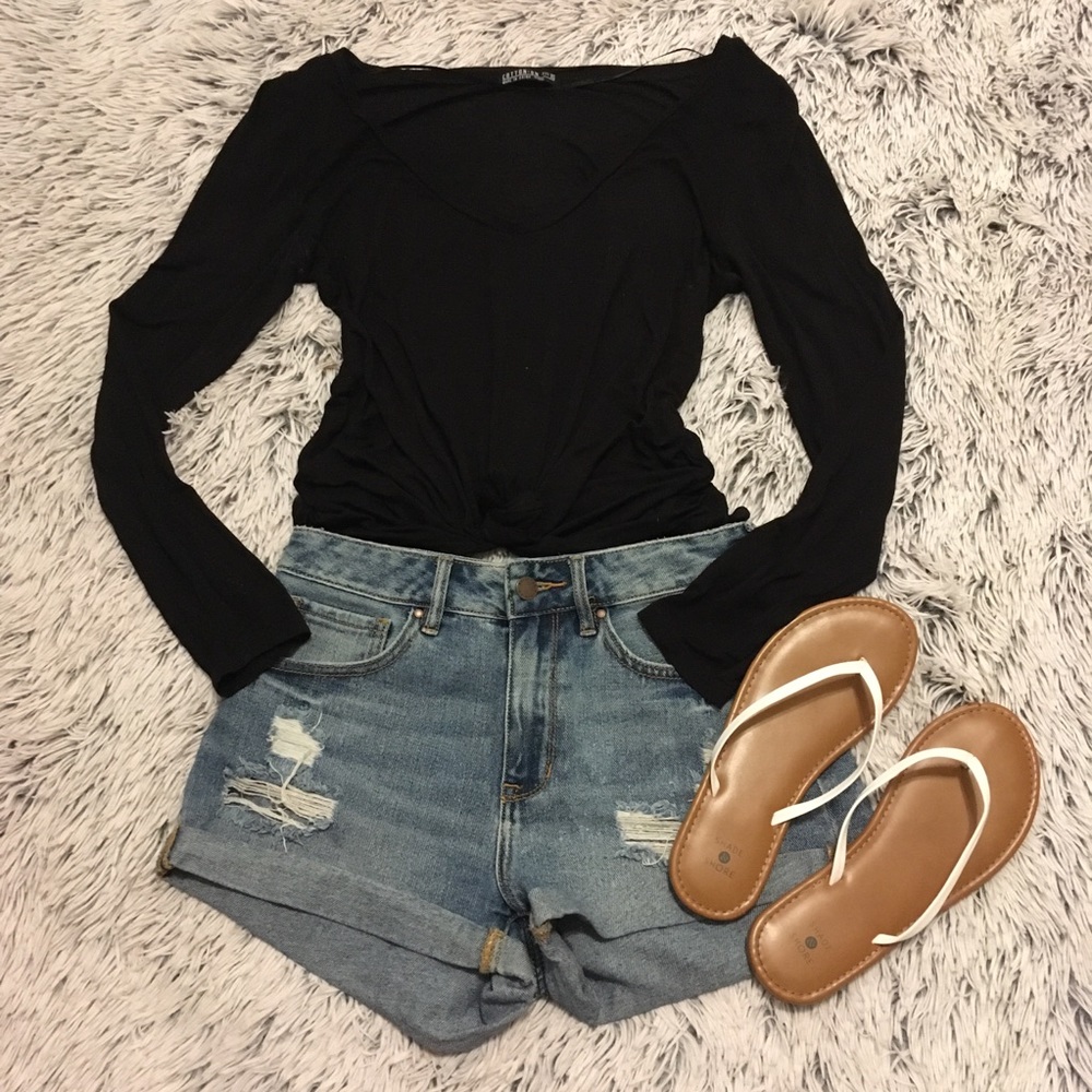 Black Long Sleeve Tshirt 🖤